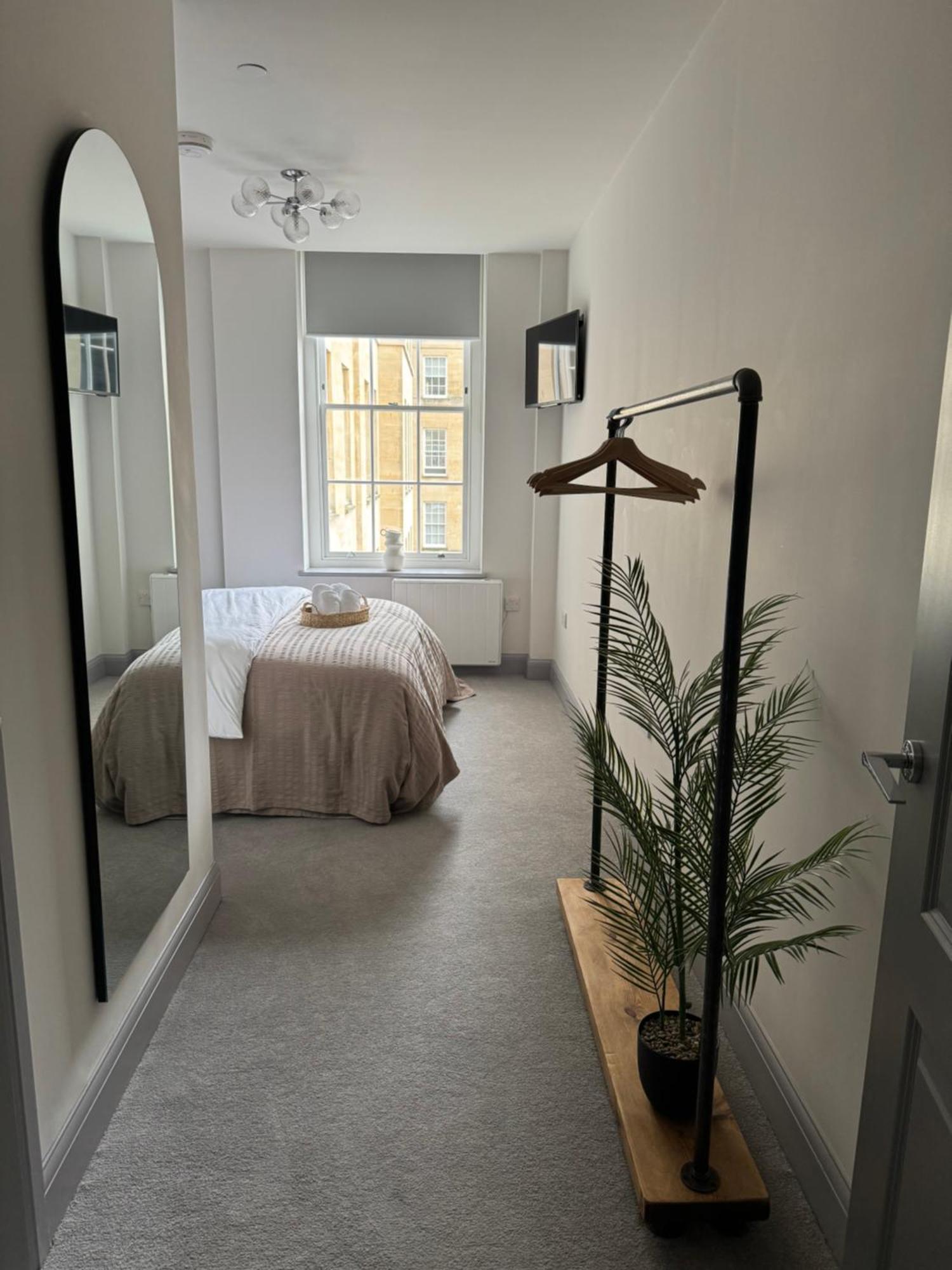Haus Of Sulis, City Centre Apartment With Lift Access バース エクステリア 写真